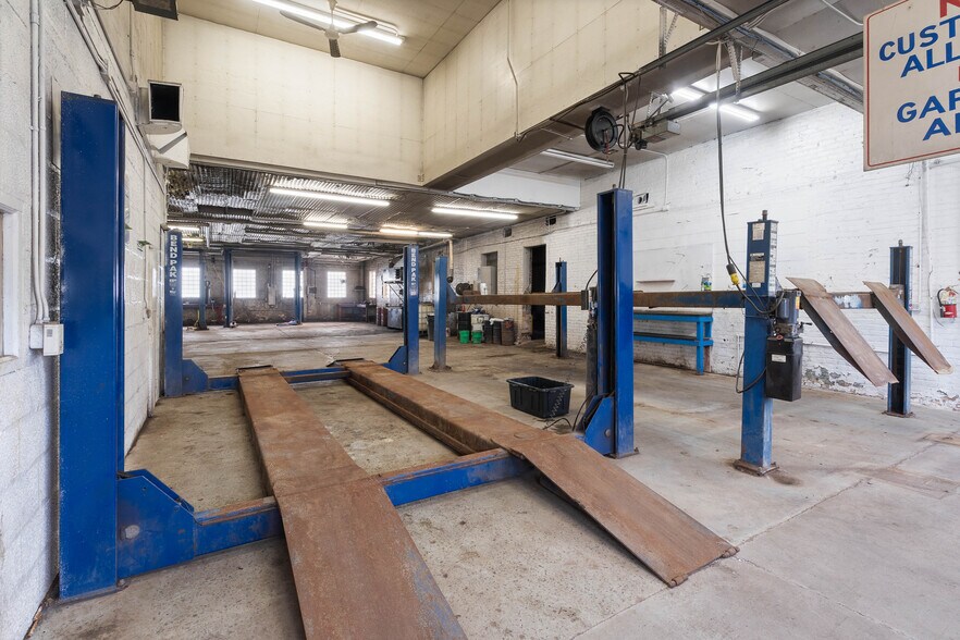 More Photos Of 4001 E 2nd St, Superior Auto Repair For Sale