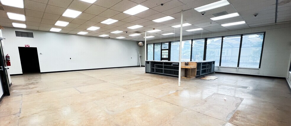 More Photos Of 11744 SE Stark St, Portland Storefront For Lease
