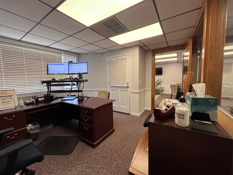 More Photos Of 34 Market St, Amesbury Freestanding For Lease