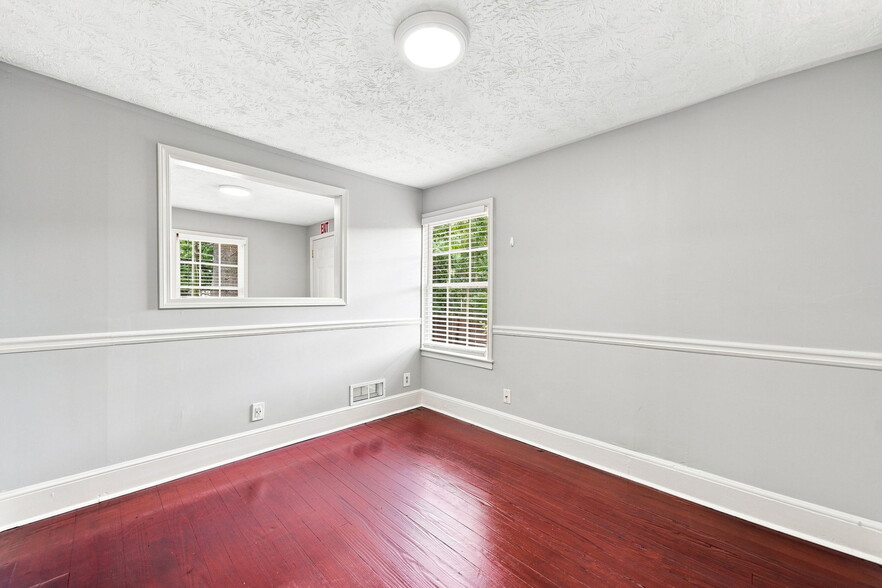 More Photos Of 255 Norcross St, Roswell Office For Lease