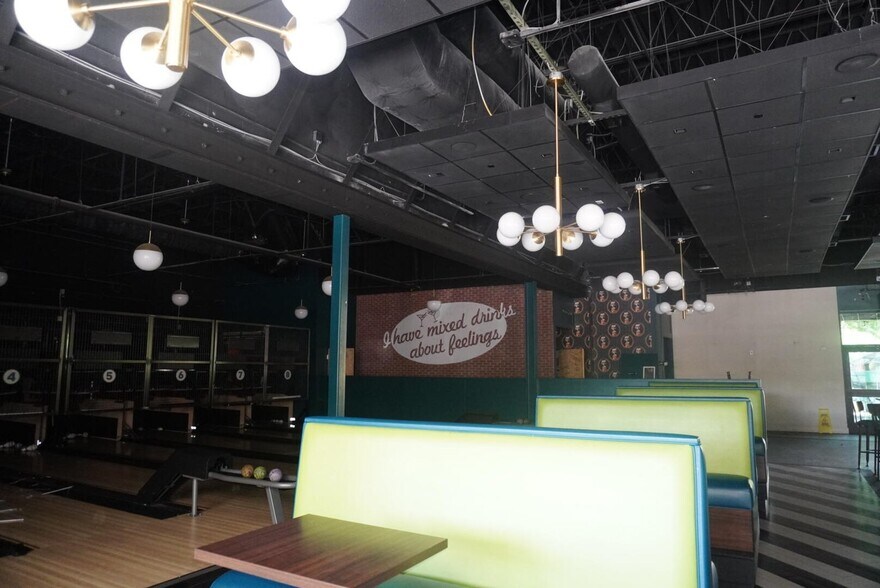 More Photos Of 730-760 Coleman Blvd, Mount Pleasant General Retail For Lease