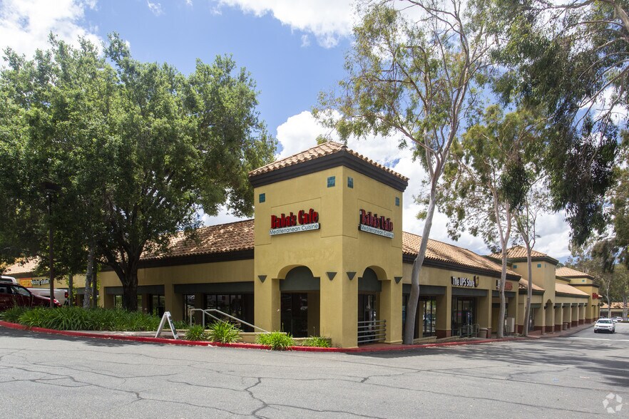More Photos Of 632 Lindero Canyon Rd, Oak Park Restaurant For Lease