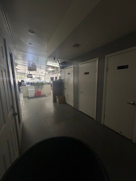 More Photos Of 1032 E Compton Blvd, Compton Storefront For Lease