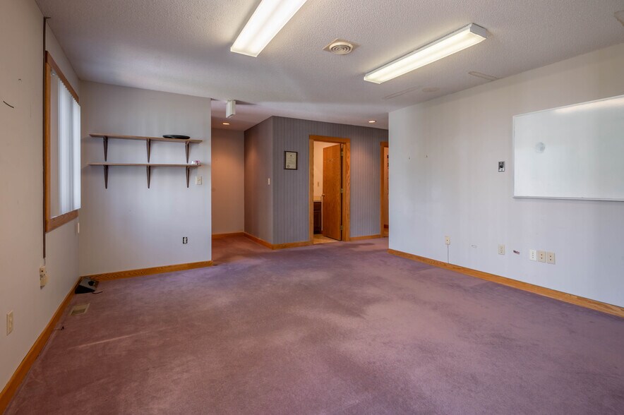 More Photos Of 74 Northeastern Blvd, Nashua Medical For Sale