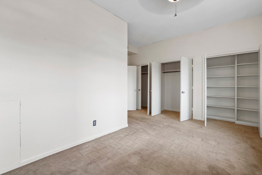 More Photos Of 729 8th St SE, Washington Storefront Retail Office For Sale