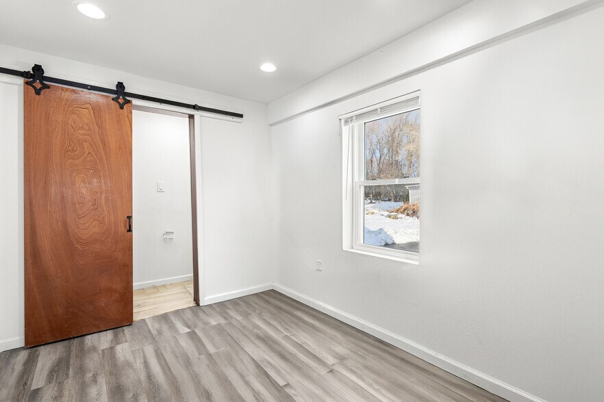 More Photos Of 249 W Main St, Avon Office For Lease