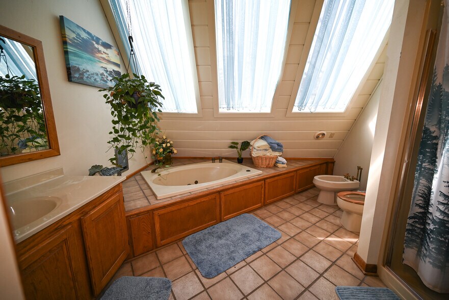 More Photos Of 2759 County Road 411, Berryville Hotel For Sale
