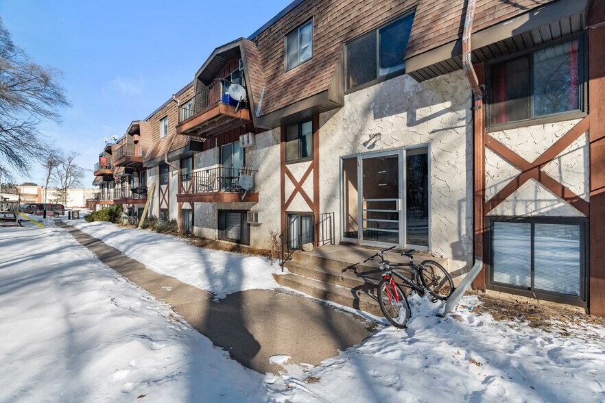 More Photos Of 7734-7748 Silver Lake Rd, Mounds View Apartments For Sale