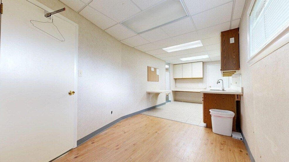 More Photos Of 70 W Smiley Ave, Shelby Medical For Sale