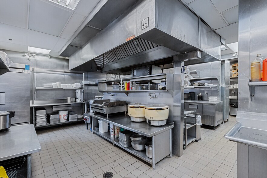 More Photos Of 102 Clinton Center Dr, Clinton Restaurant For Sale