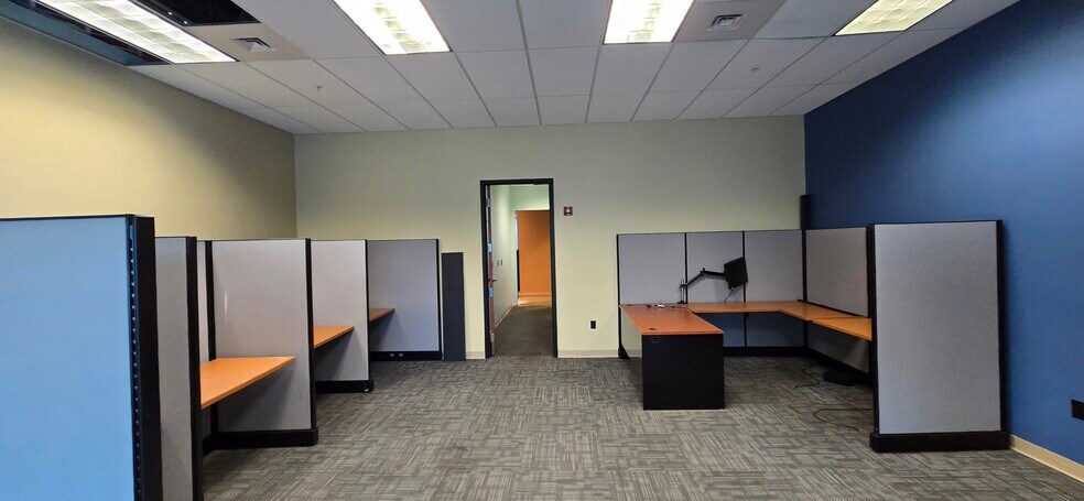 More Photos Of 990 9th St N, Naples Medical For Lease