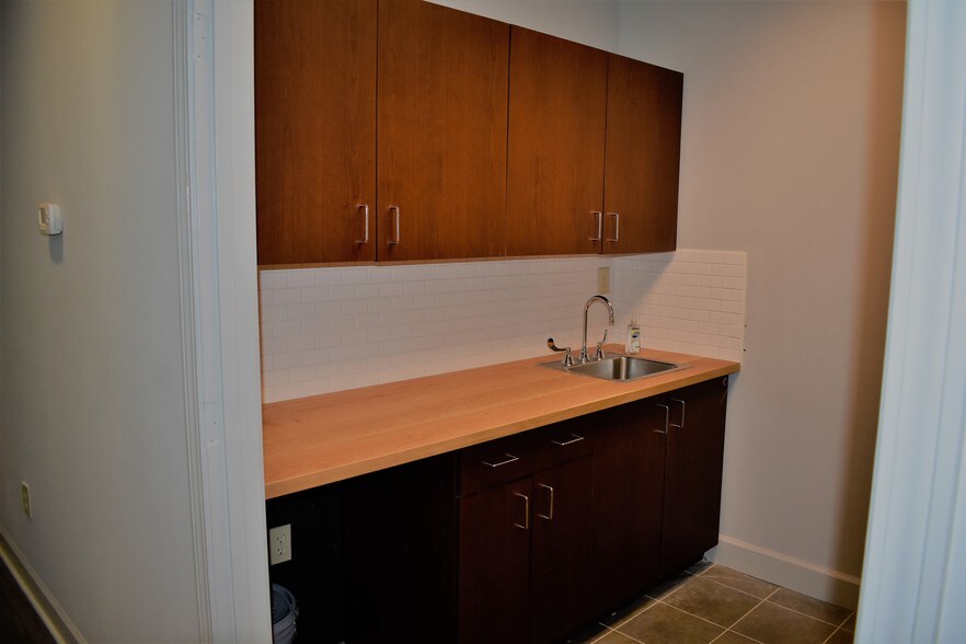 More Photos Of 1830 Peachtree Pky, Cumming Medical For Sale