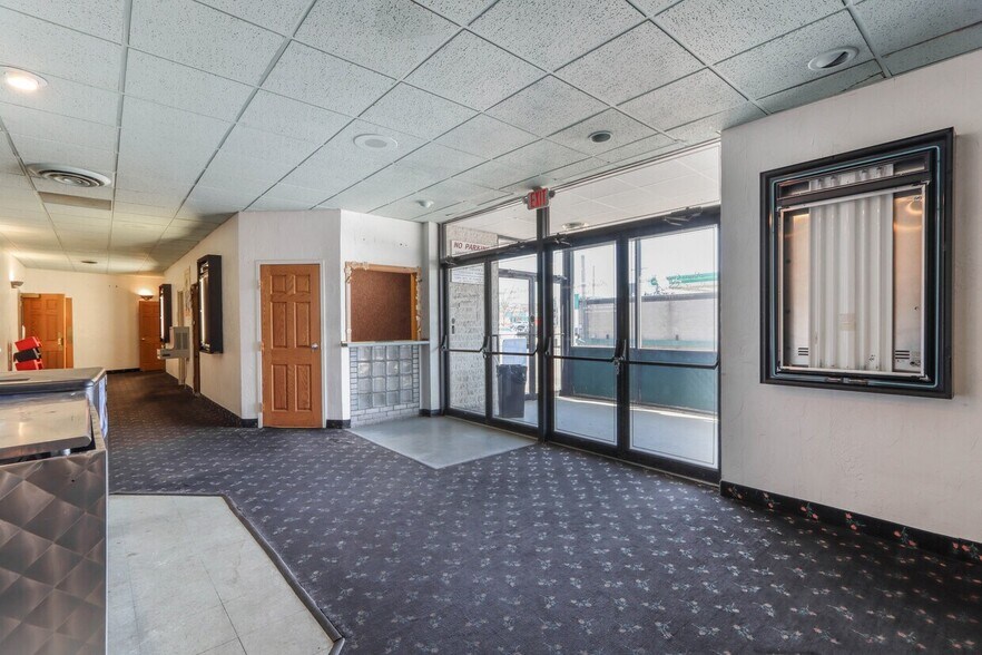 More Photos Of 1601 6th Ave, Stevens Point Freestanding For Lease