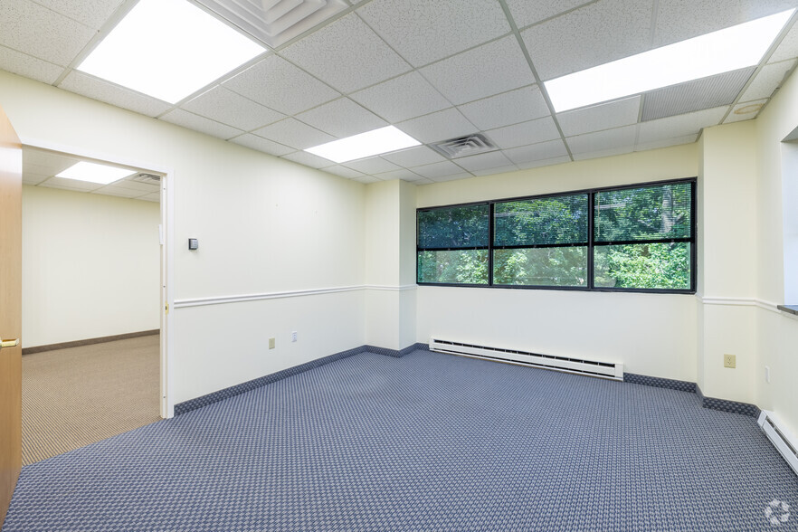 More Photos Of 1600 Saint Georges Ave, Rahway Office For Lease