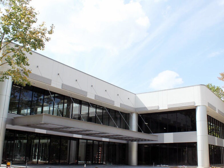 More Photos Of 2828 Technology Forest Blvd, The Woodlands Flex For Lease