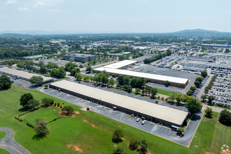 More Photos Of 4910 University Sq, Huntsville Unknown For Lease