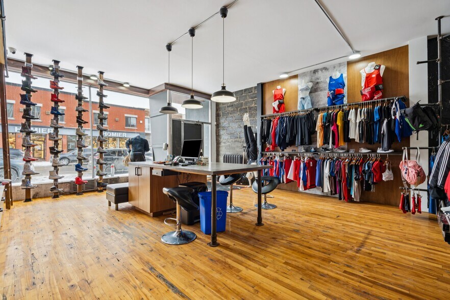 More Photos Of 2127 Rue Bélanger, Montréal Storefront Retail Residential For Sale