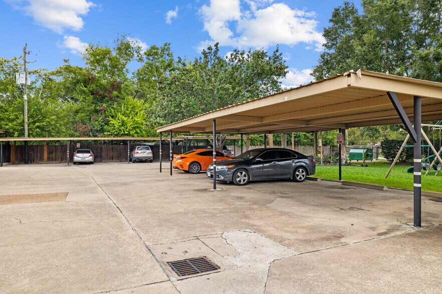 More Photos Of 7648 Broadview Dr, Houston Apartments For Sale
