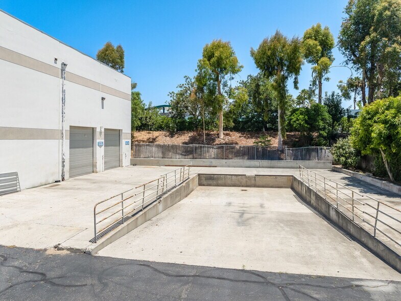 More Photos Of 21 Morgan, Irvine Warehouse For Lease