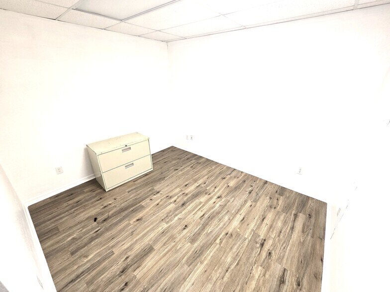 More Photos Of 7430-7448 S Us-1 Hwy, Port Saint Lucie Office For Lease