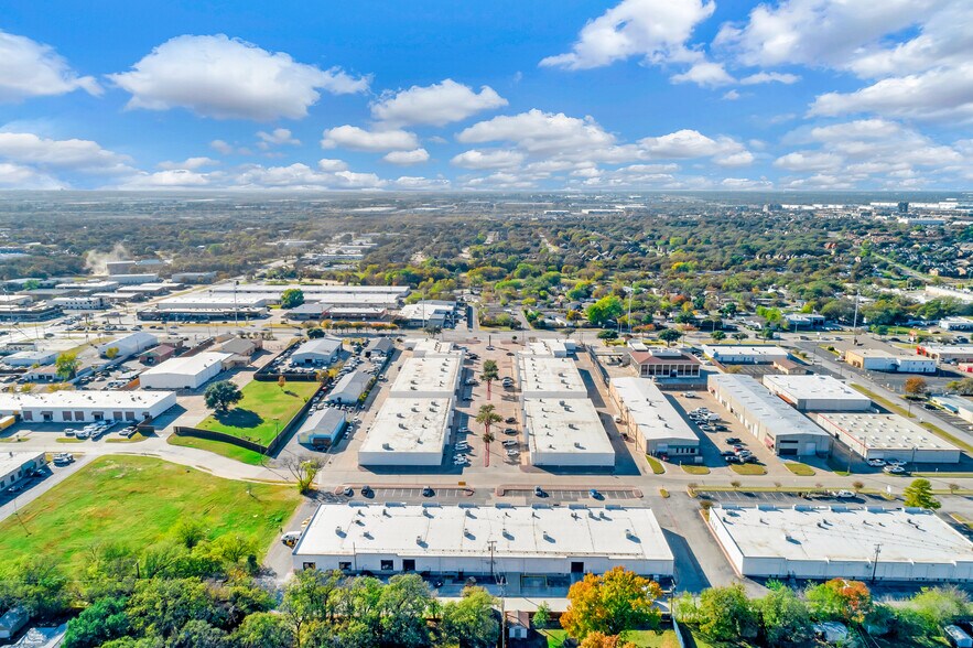 More Photos Of 930-940 N Belt Line Rd, Irving Unknown For Lease