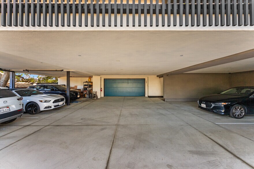 More Photos Of 385 Juniper Ave, Carlsbad Apartments For Sale