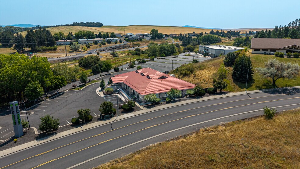 More Photos Of 1095 SE Bishop Blvd, Pullman Office For Sale