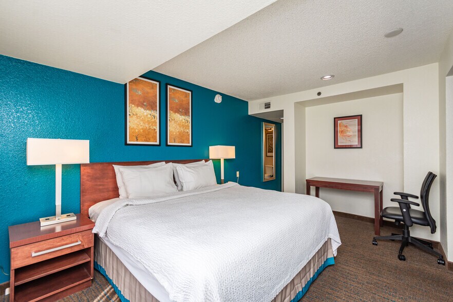 More Photos Of 1530 Howe Ave, Sacramento Hotel For Sale