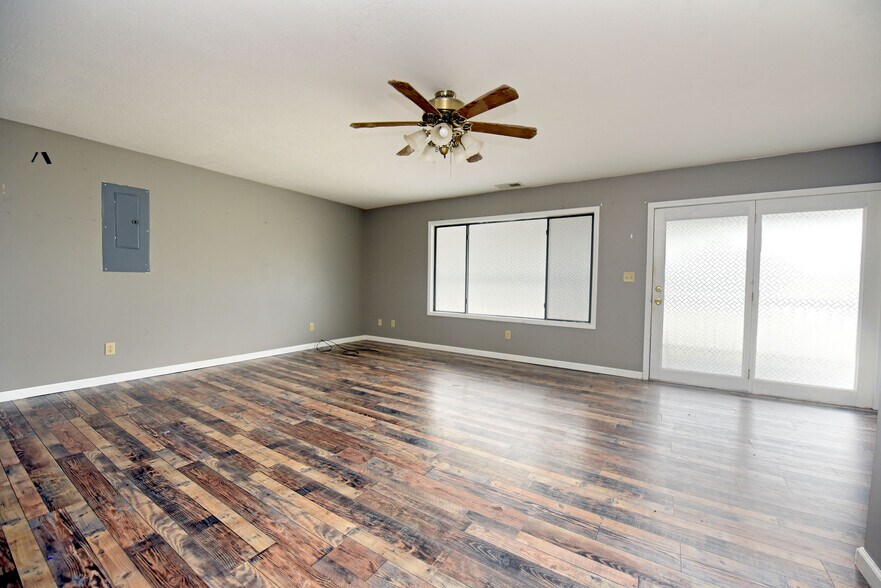 More Photos Of 10 Deer Crossing Trl, Blairsville Office For Sale