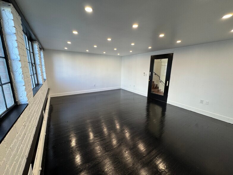 More Photos Of 6601-6613 W Sunset Blvd, Los Angeles Storefront Retail Office For Lease