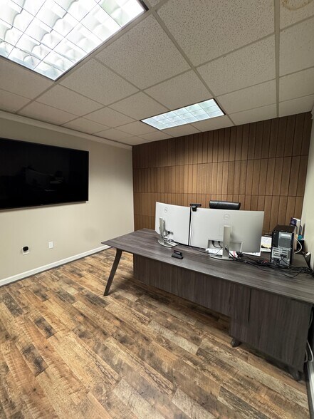 More Photos Of 3060 Mercer University Dr, Atlanta Medical For Sale