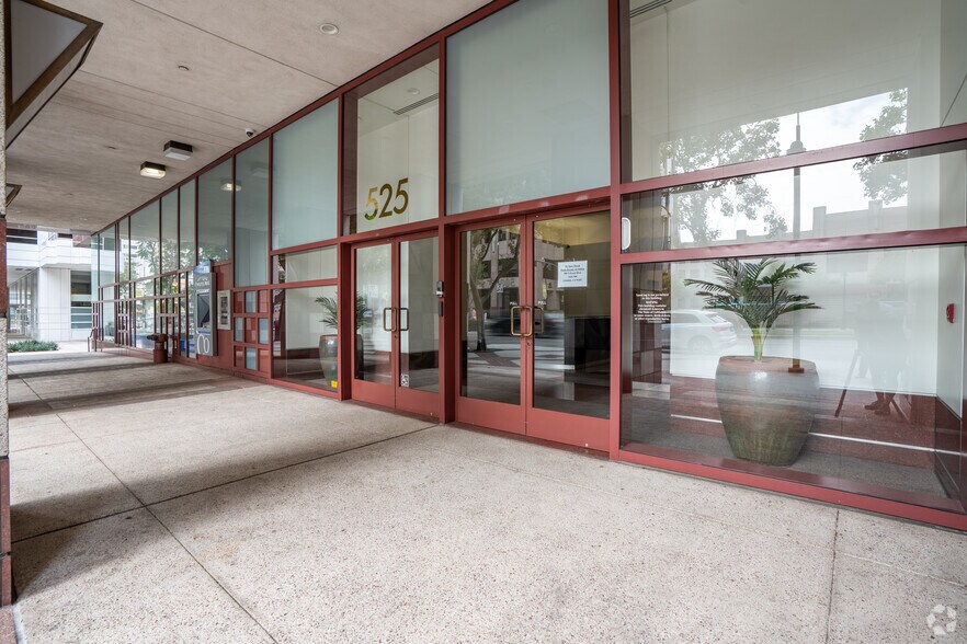 More Photos Of 525 N Brand Blvd, Glendale Office For Lease