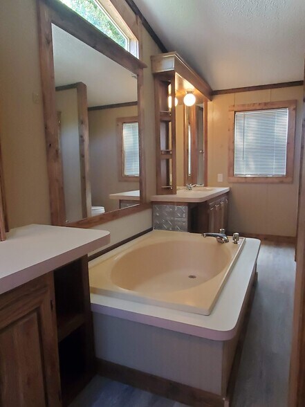 More Photos Of 138 Grey Moss Ct, Ingram Apartments For Sale