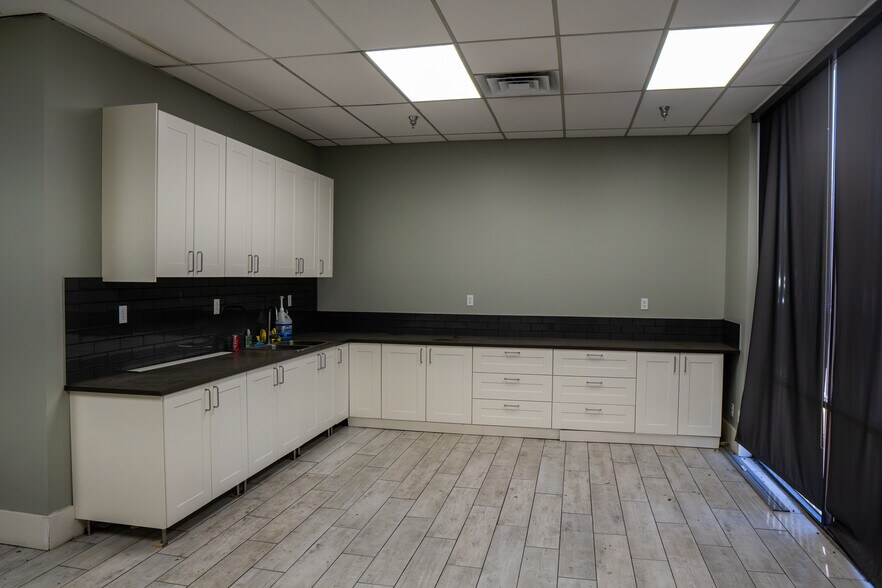 More Photos Of 3161 N 35th Ave, Phoenix Warehouse For Sale