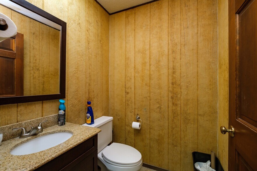 More Photos Of 36 Lucas Rd, Fishersville Warehouse For Lease