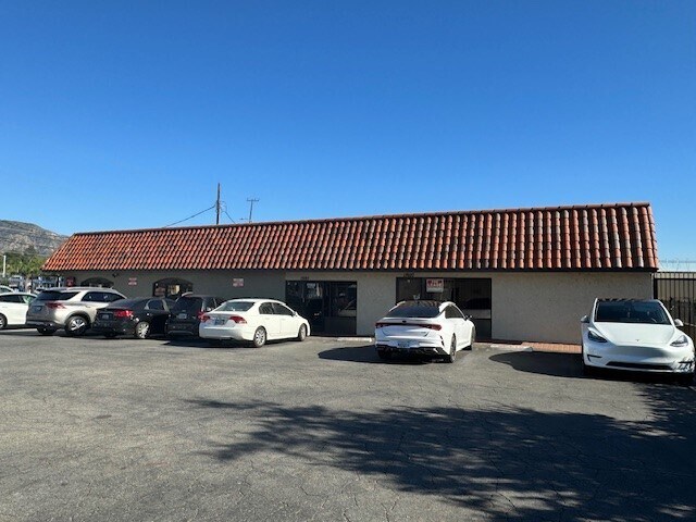 More Photos Of 13920 Foothill Blvd, Sylmar Storefront Retail Office For Lease