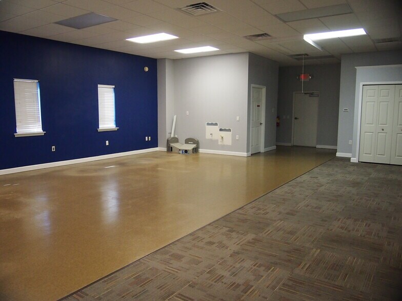 More Photos Of 33006 Professional Dr, Leesburg Medical For Lease