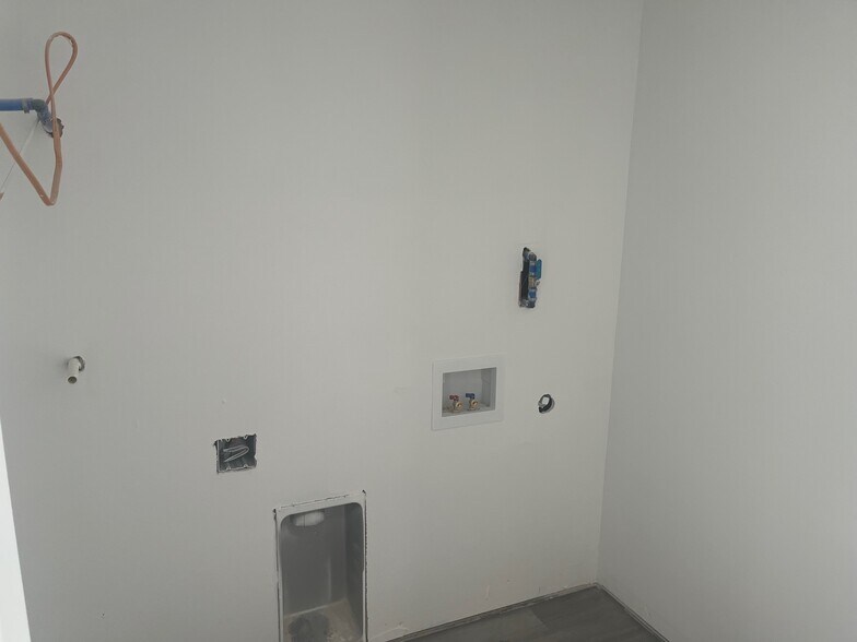 More Photos Of 1306 Melbourne Ct, Westport Multifamily For Sale