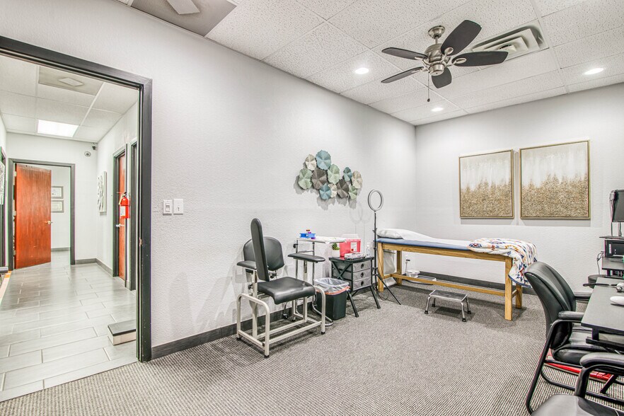 More Photos Of 550 S Mesa Hills Dr, El Paso Medical For Lease