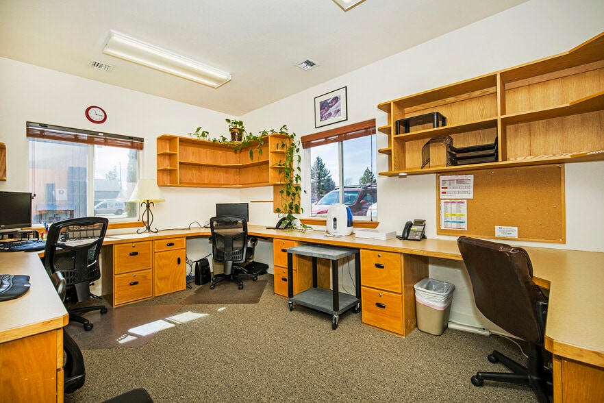 More Photos Of 137 McGhee Rd, Sandpoint Storefront Retail Office For Sale