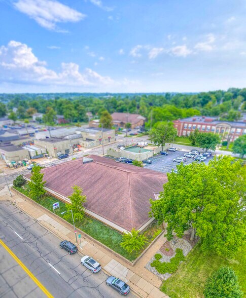 More Photos Of 900 E Michigan Ave, Jackson Office For Lease