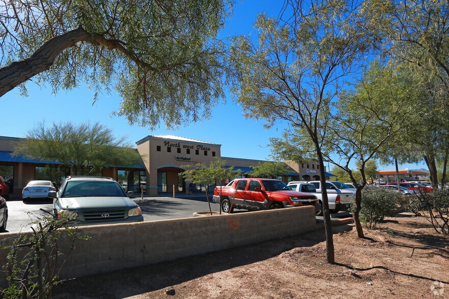 More Photos Of 2005 W Ruthrauff Rd, Tucson Showroom For Lease