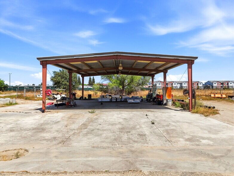 More Photos Of 1260 Buttonwillow Ave, Reedley Warehouse For Sale