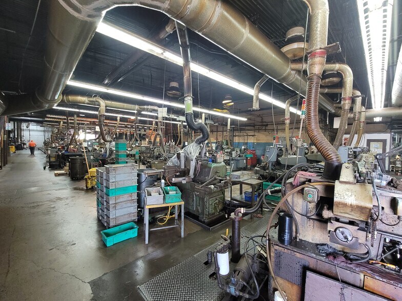 More Photos Of 1 7th St SW, Chisholm Manufacturing For Sale