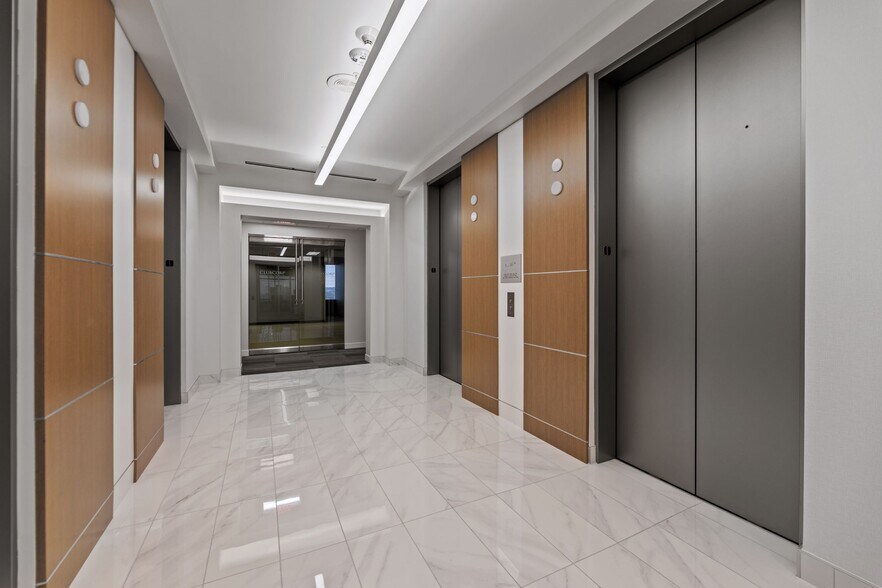 More Photos Of 3030 Lyndon B Johnson Fwy, Dallas Office For Lease