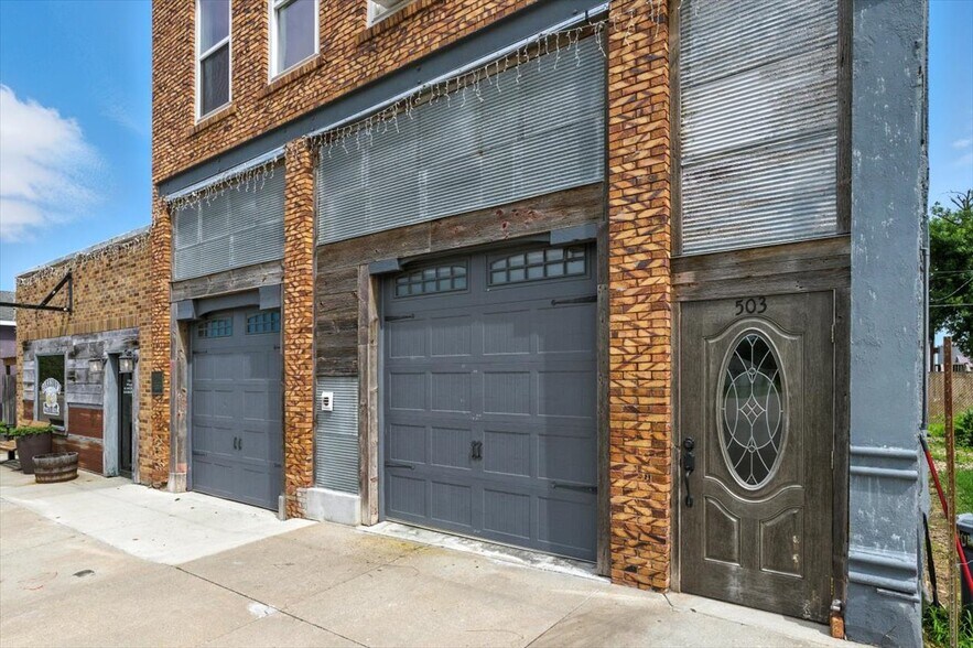 More Photos Of 501-503 Iowa Ave, Essex Storefront Retail Residential For Sale