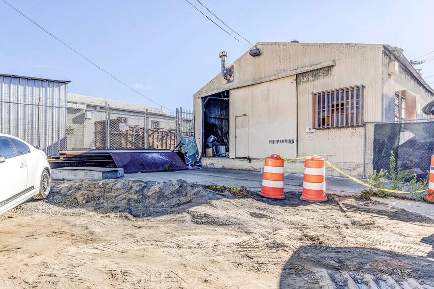 More Photos Of 5005 E Slauson Ave, Vernon Warehouse For Sale
