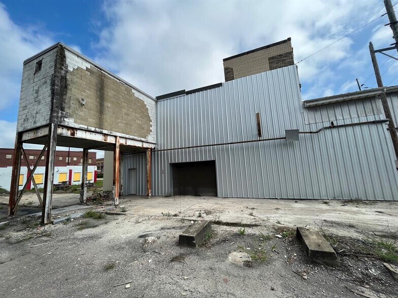 More Photos Of 53 Canal St, Greenville Manufacturing For Sale