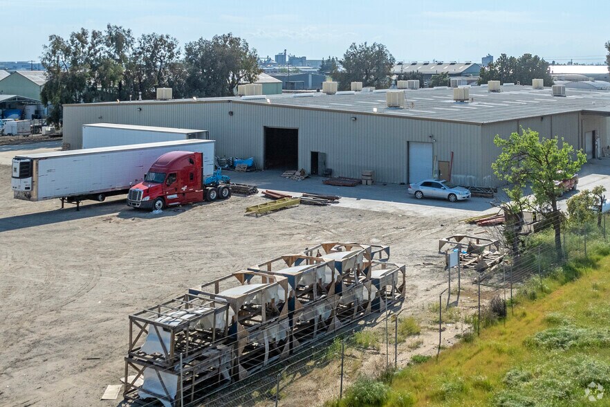More Photos Of 2645 S Chestnut Ave, Fresno Coworking Space
