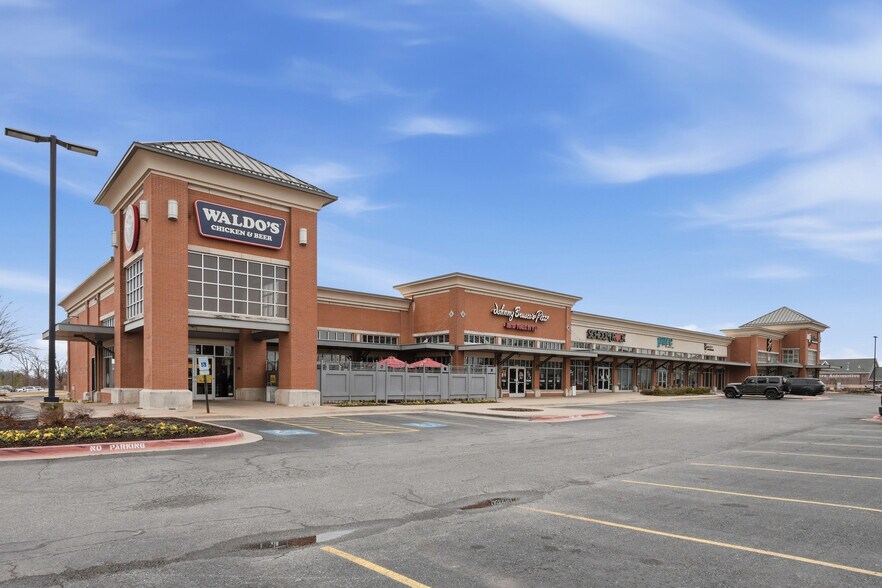 More Photos Of 700 SE Walton Blvd, Bentonville Unknown For Lease